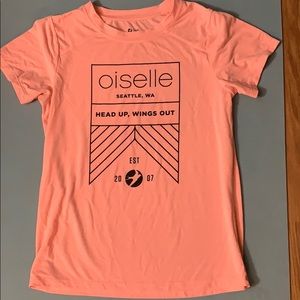 Oiselle logo flag crest tee